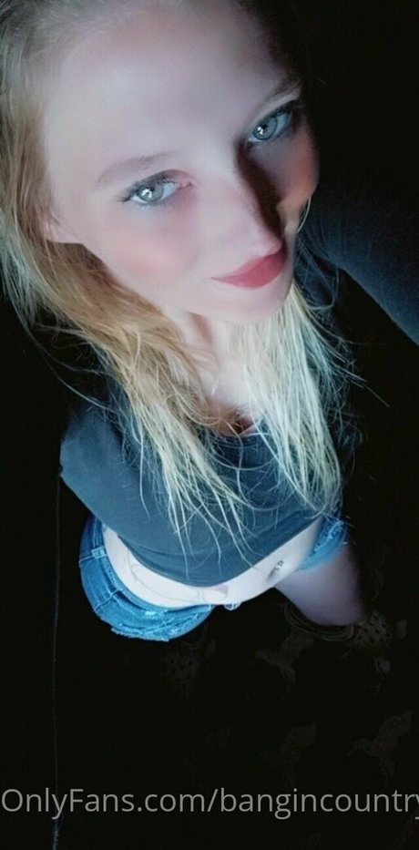 bangincountrygal nice model image