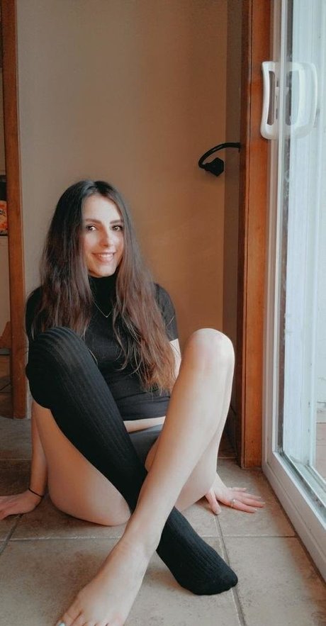 TwoPrettyFeet star sexy pic