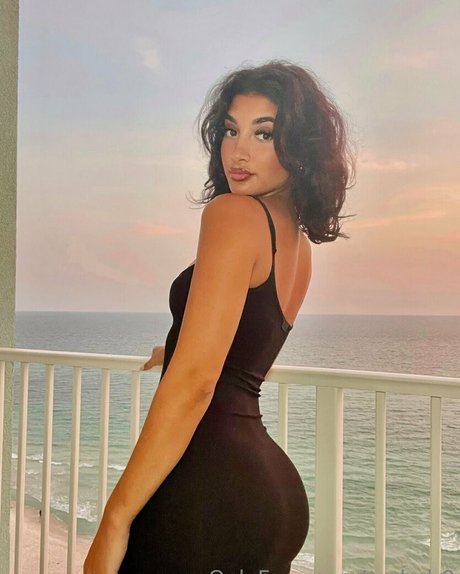 Rachel Robertson xxx model galleries