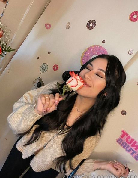 Espe ASMR star adult pic