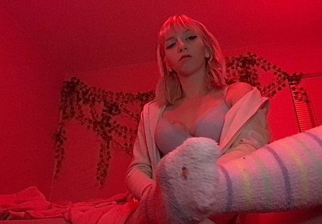 princessclaudia hot star photos