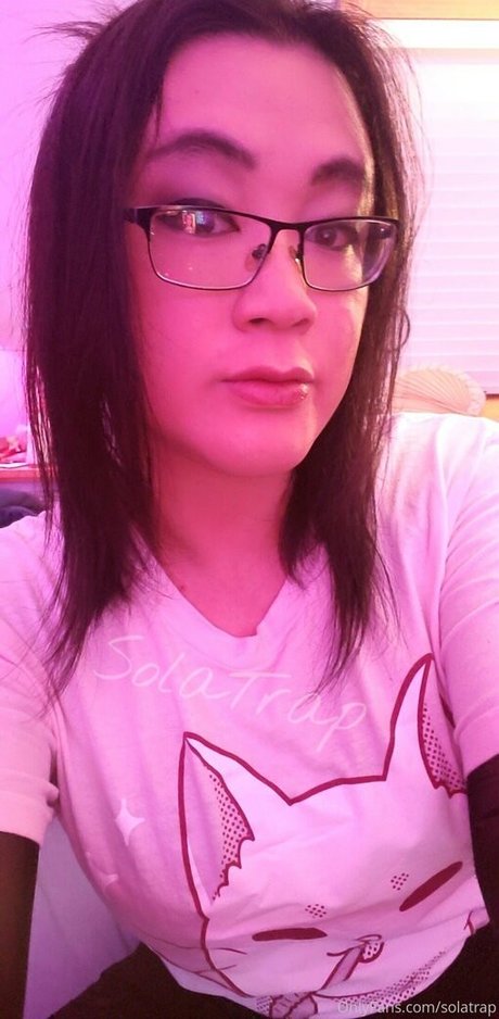 solatrap nude actress gallery