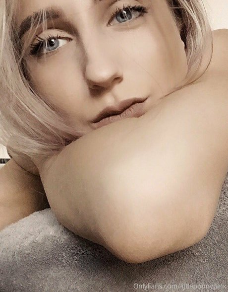 littleponnypink nude star photo