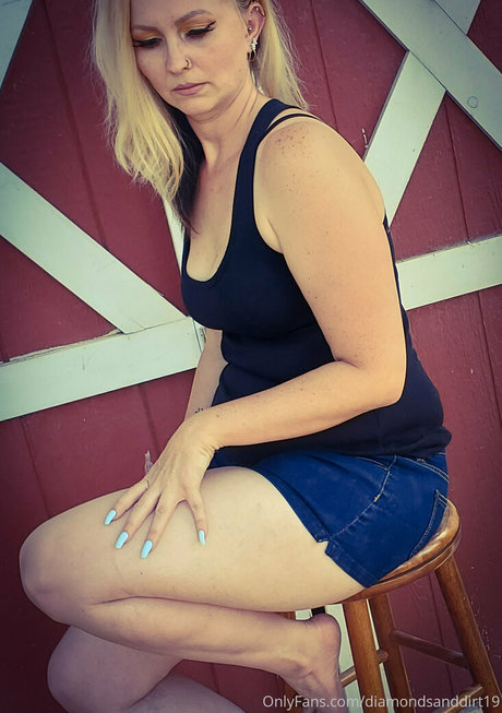 diamondsanddirt19 erotic model pic