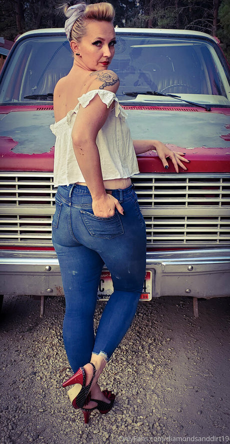 diamondsanddirt19 sex model image