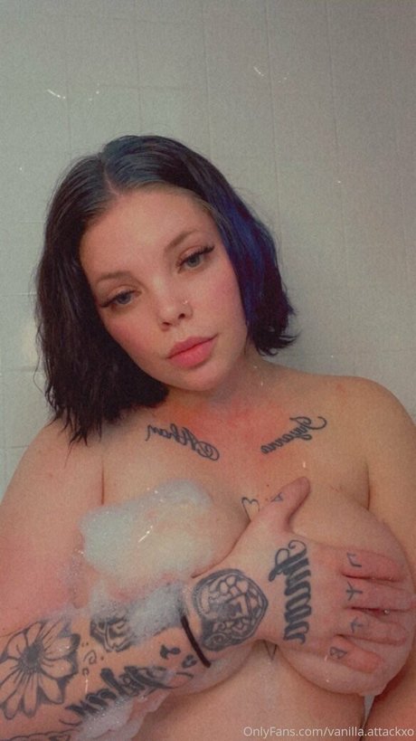 pytlynn1 naked model img