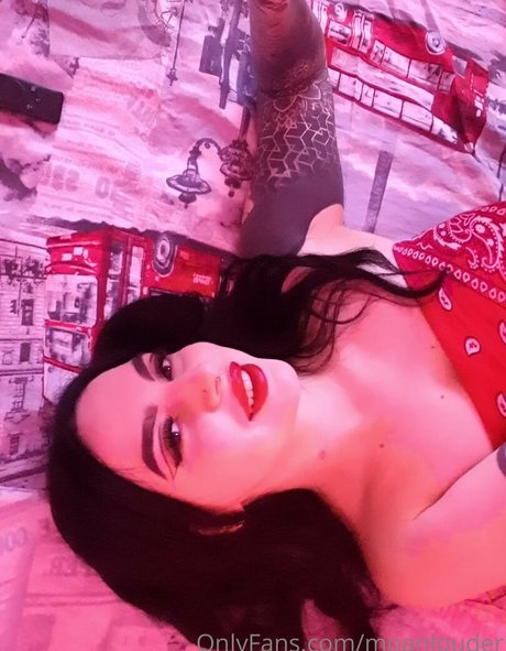 moanlouder nude pornstar pics