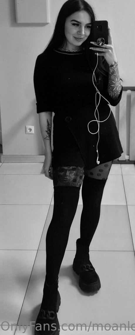 moanlouder free pornstar picture