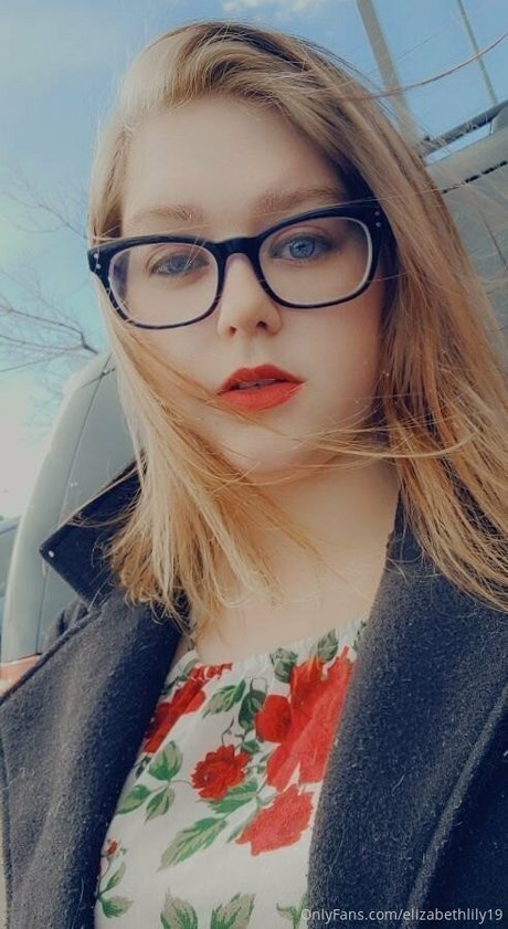 elizabethlily19 model porn archive