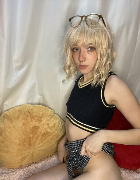 petitboi naked actress archive