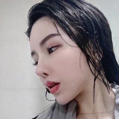 Sabee Chin model pornographic images