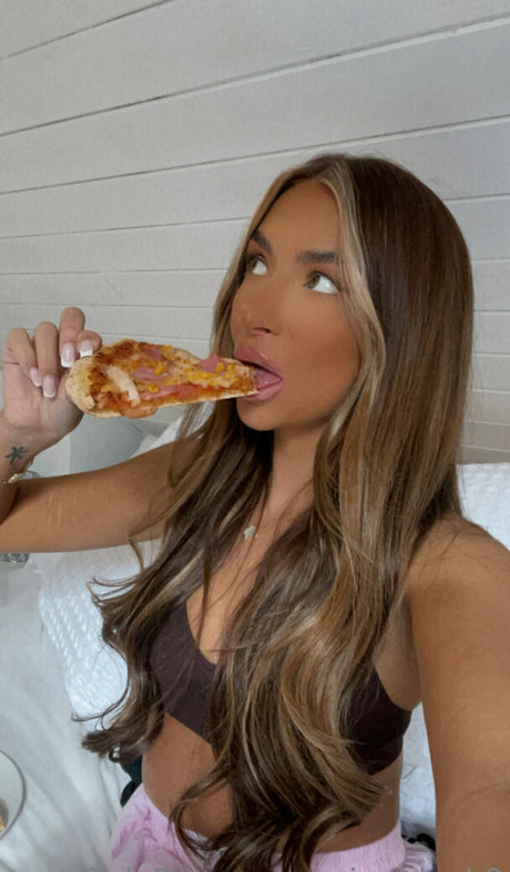 miaxblack0 model pornographic image