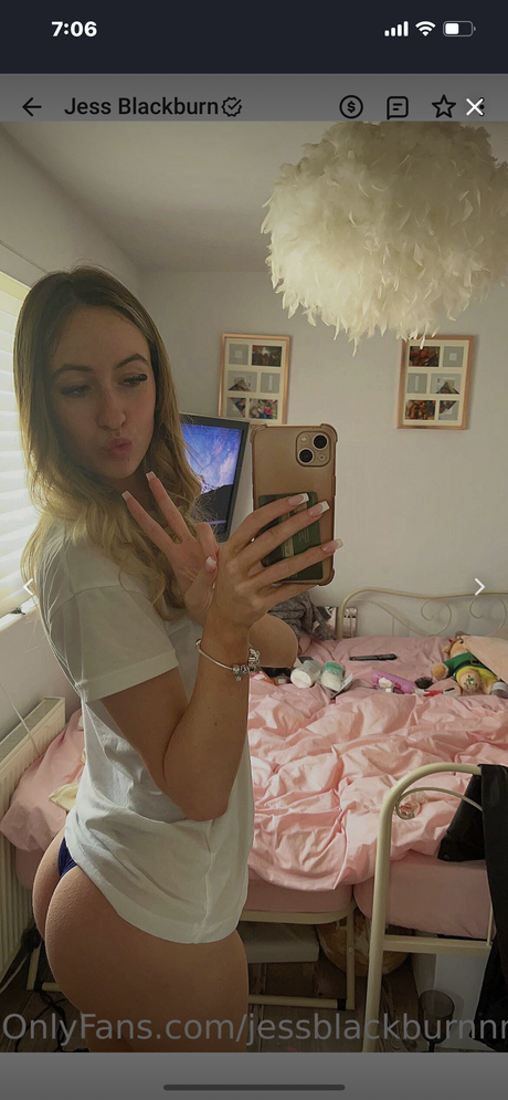 Jess Blackburn art actress picture