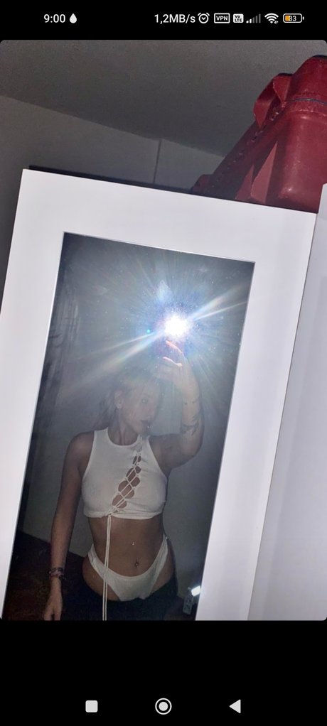 Jess Blackburn sexy model pic