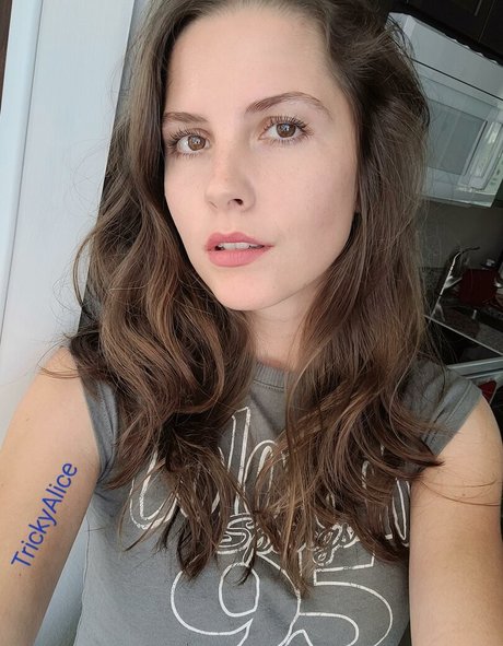 Trickyalice6 pornstar naked pictures