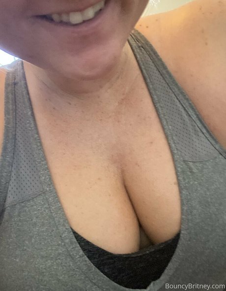 bouncybritneyvip nude model archive