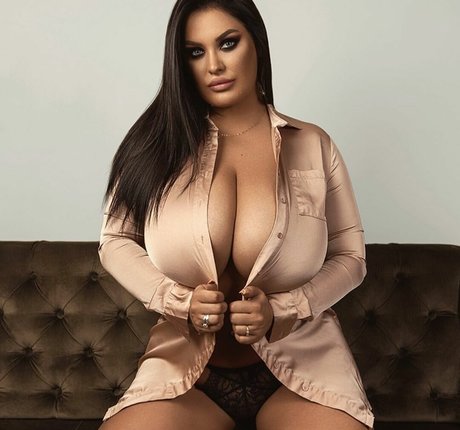 Agne Agnieska model hot img