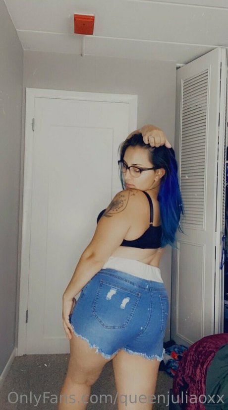 queenjuliaoxx sexy pornstar img