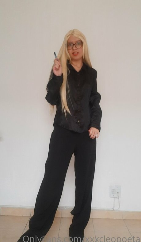 xxxcleopoeta naked actress photos