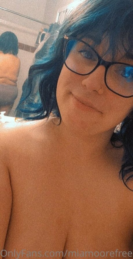 miamoorefreepage model naked archive