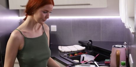 LittleBee free actress photo