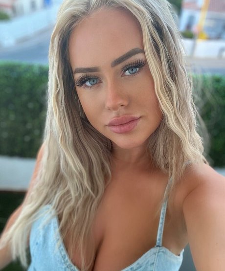 Rosie Rendell perfect star archive