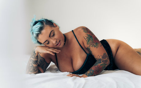 lunalynn26 erotic actress galleries