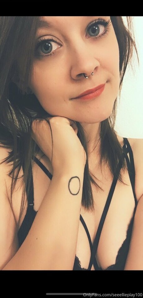 seeellieplay100 perfect actress photo