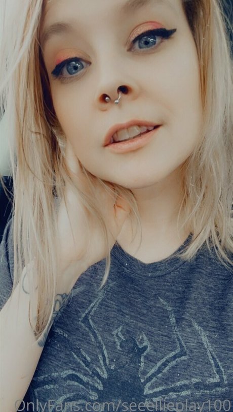 seeellieplay100 sex model photo