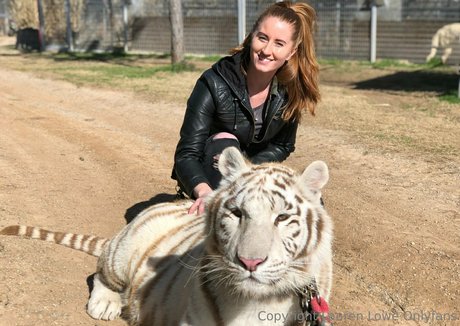 tigerqueen_ model high quality pic