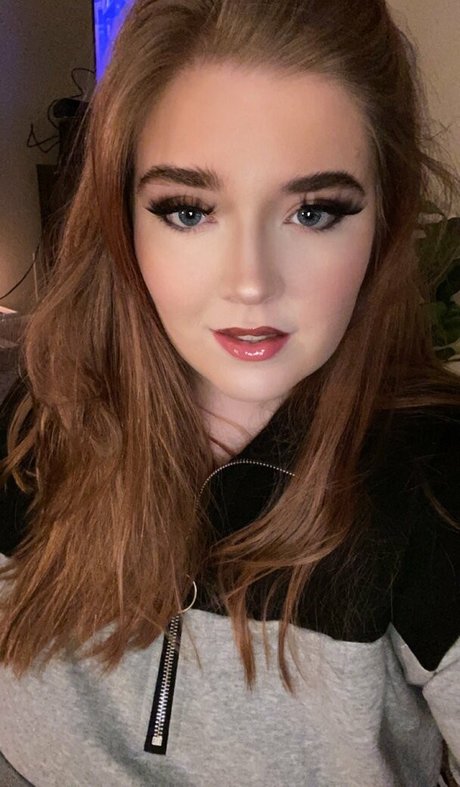 Bella Bay exclusive pornstar gallery