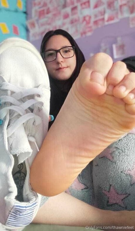 thawniefeet star porn pic
