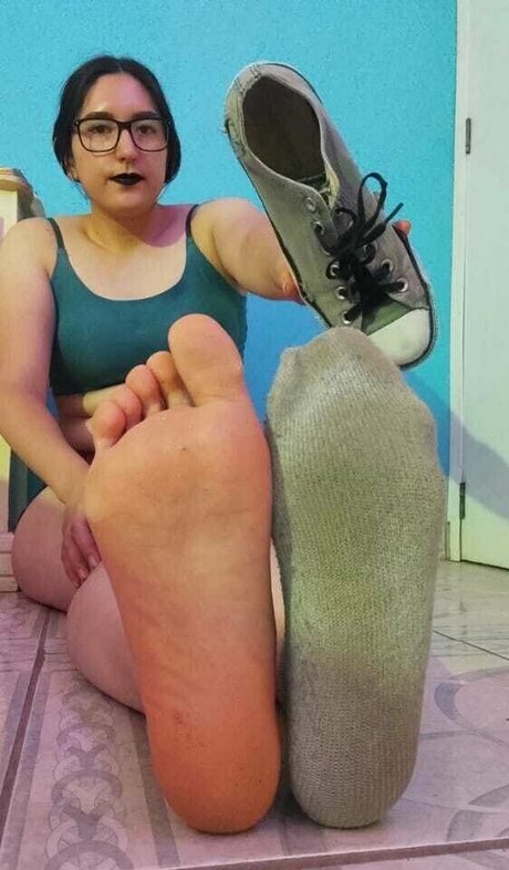 thawniefeet hd pornstar pic