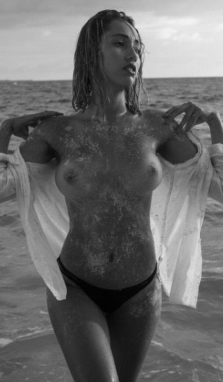 Keyla Caputo star top picture