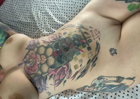 Mikaylax erotic model galleries