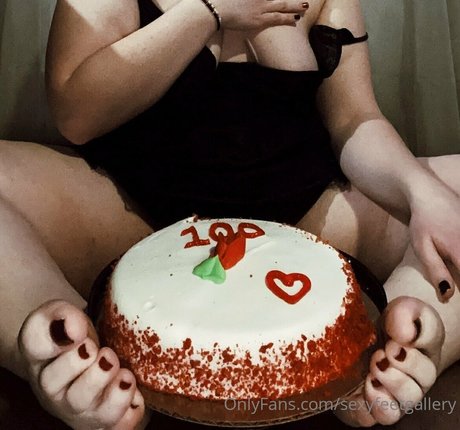 sexyfeetgallery naked model picture