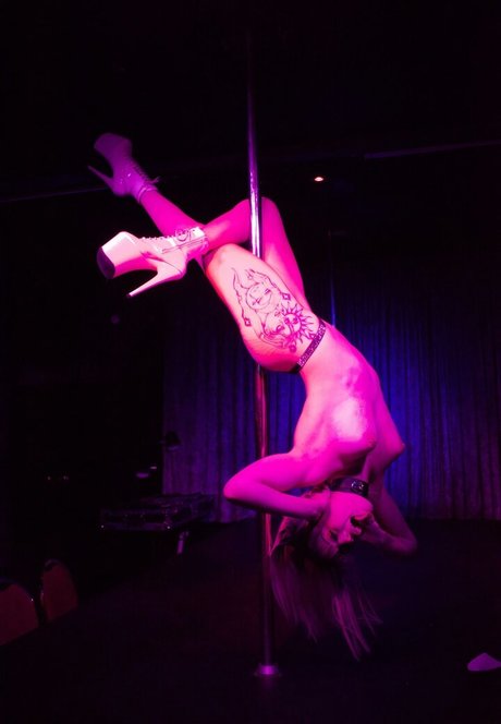 Tommi Terror naked star pictures