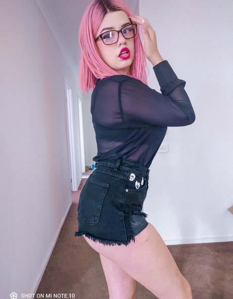 Tommi Terror model beautiful picture