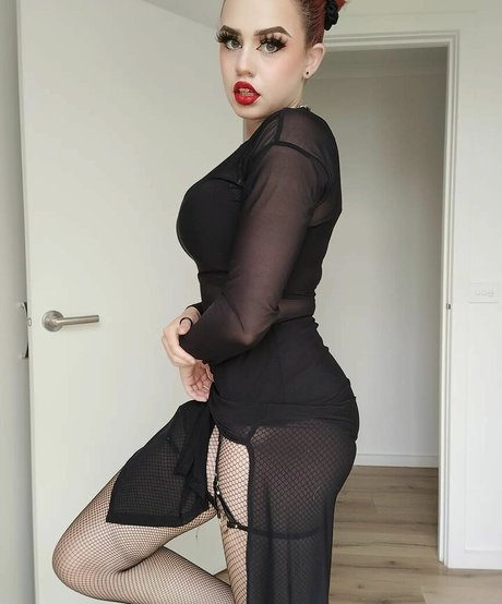 Tommi Terror art actress photo