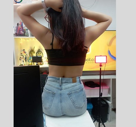 Vivi Becerra nice model gallery