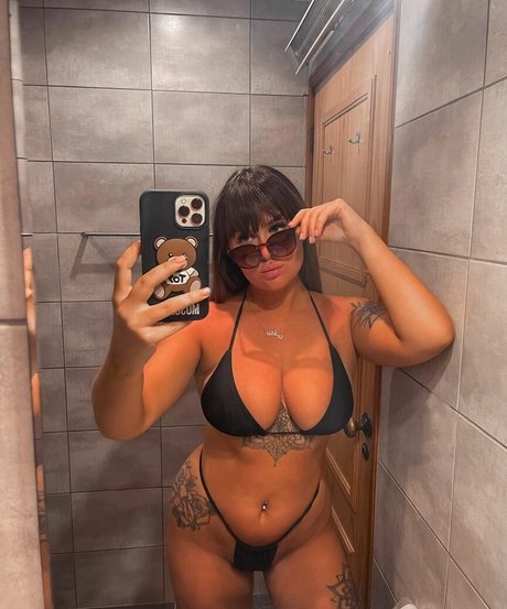 Beth Halsey star adult photo