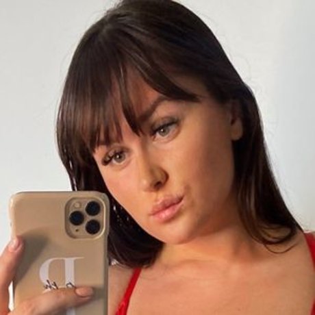 Beth Halsey erotic star gallery