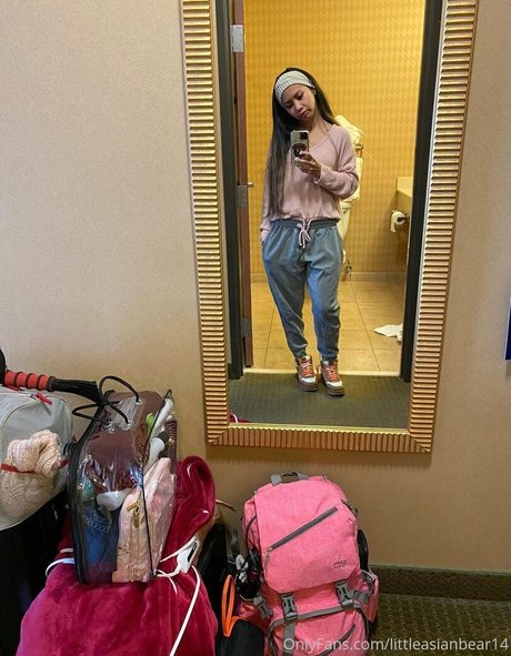 JuicyPinaypple model sexy pictures