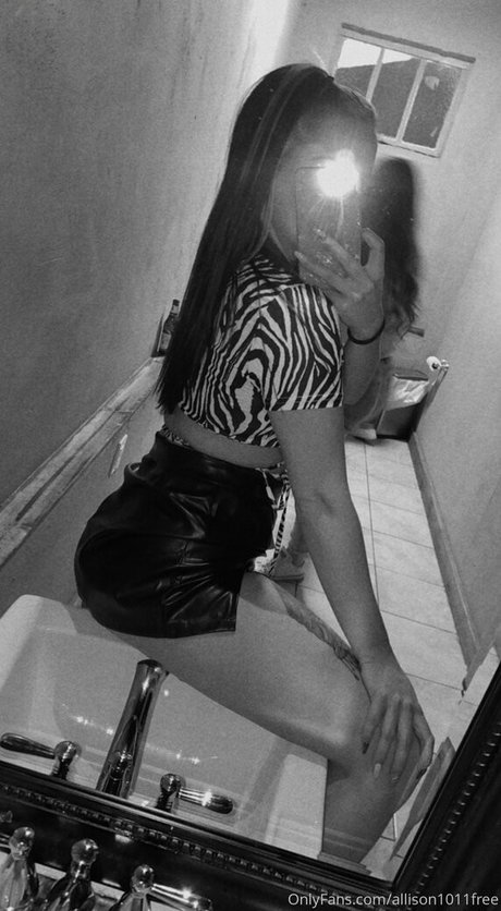 allison1011free exclusive model pictures
