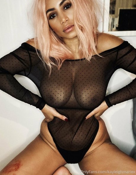 Kayleigh Morris star archive