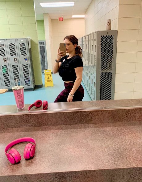 Sarah H hd actress img