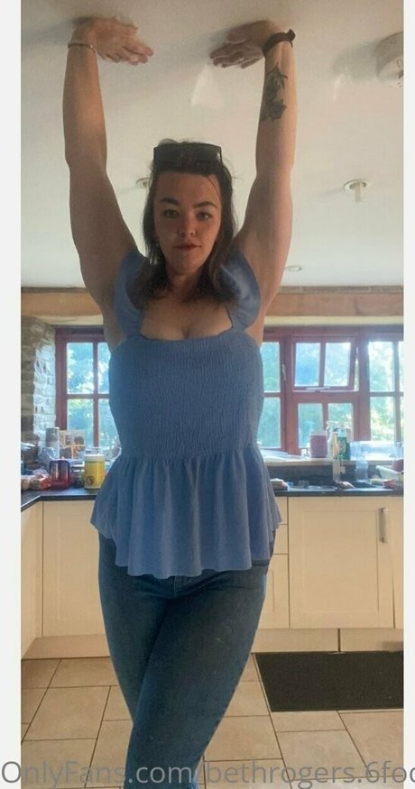 amazonbeth 6foot6 perfect model photo