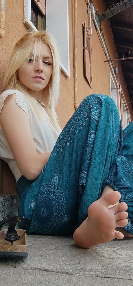 freeelaamiss23 sexy model img