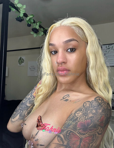 tiahnie star naked pic