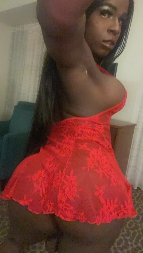 Carmen Brown hot model photo